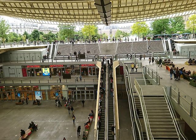 Paris Ch Telet Les Halles Rer Station Photo Review Location