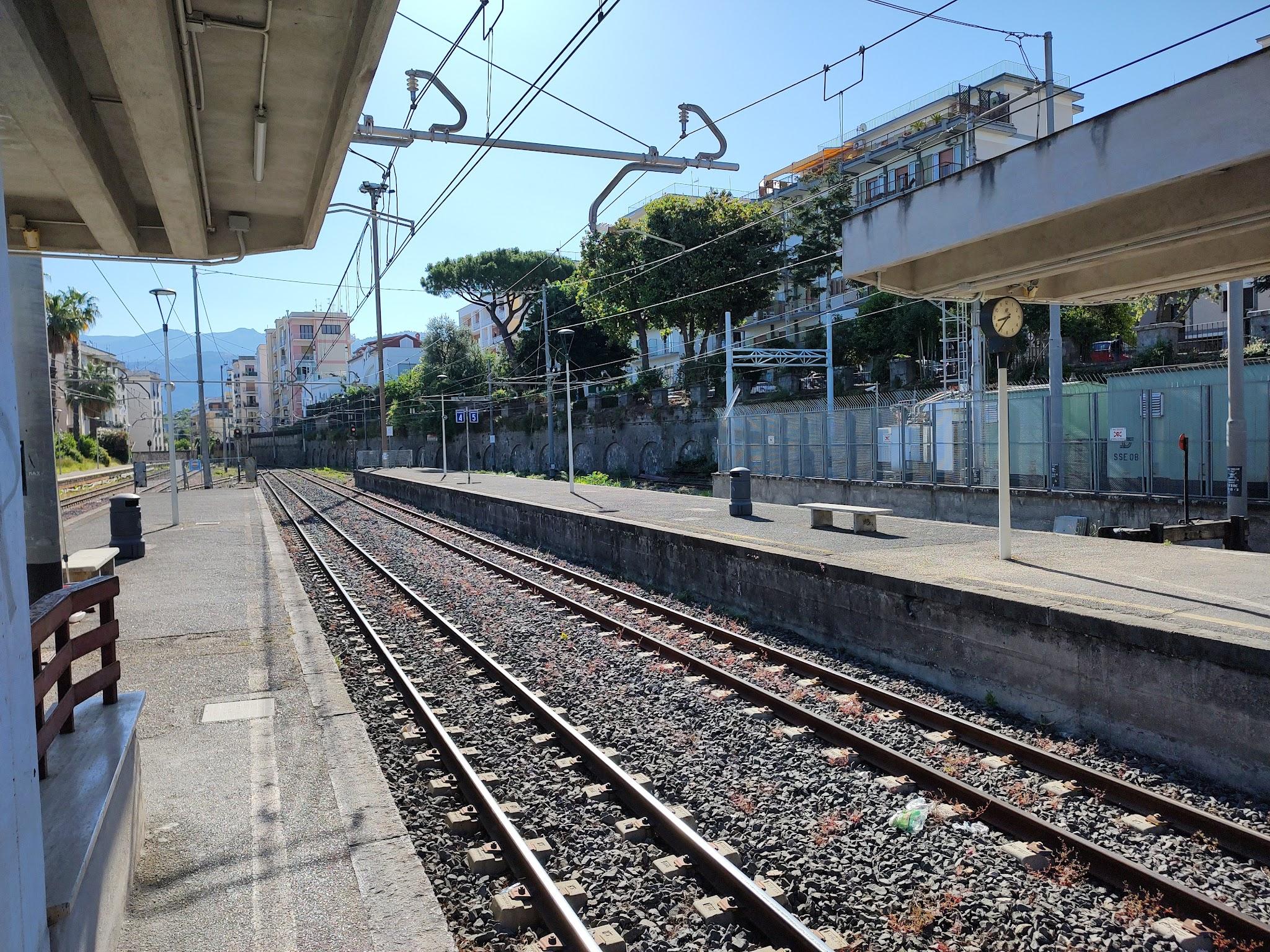 Sorrento Sorrento Train Station - photo, review, location