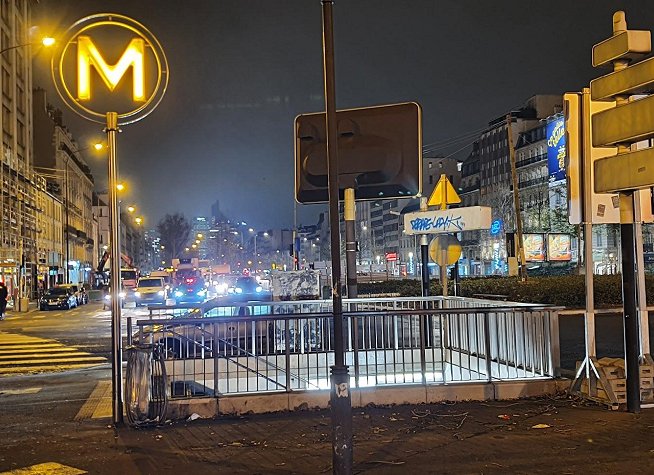 Paris Porte Maillot Metro - photo, review, location