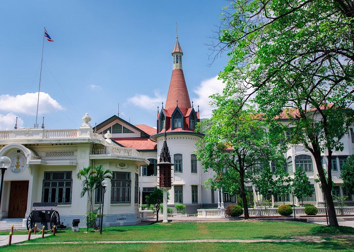 Phaya Thai Metro Station photo