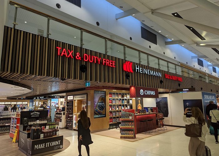 Sydney Airport International Terminal photo