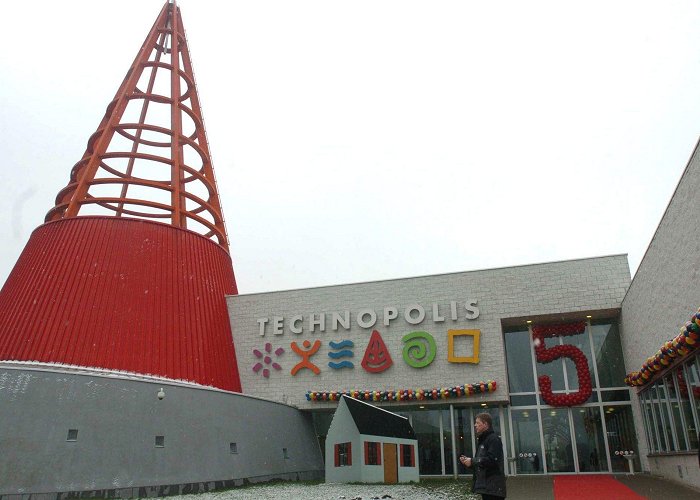 Technopolis Mechelen Technopolis unveils ON/OFF exhibition: a dive into tech possibilities photo
