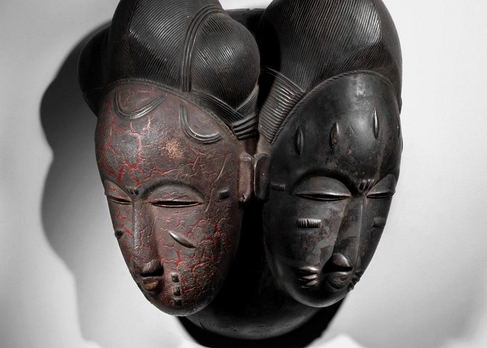 Barbier-Mueller Museum Masterpieces from the Barbier-Mueller African and Oceanic Art ... photo