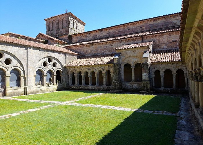 Santillana del Mar photo