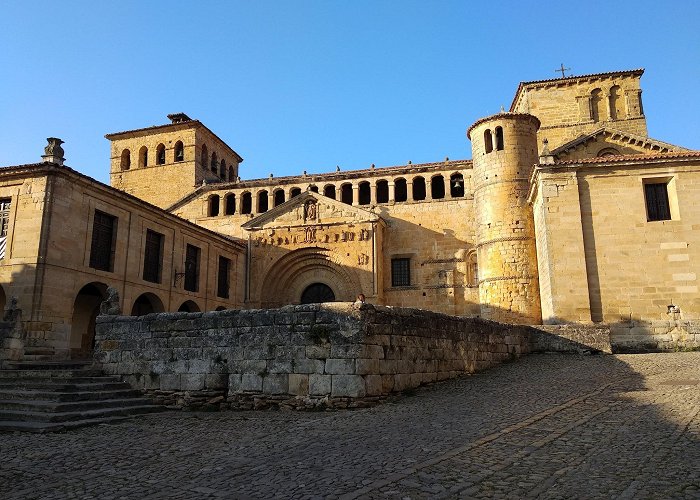 Santillana del Mar photo