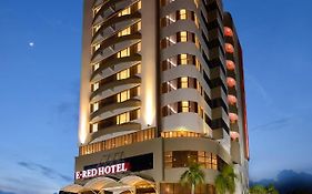 E-Red Hotel Kuantan Exterior photo