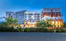 Hyatt Place Kelowna Hotel Exterior photo