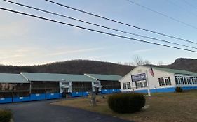 Travelodge By Wyndham Lincoln Near White Mountain Exterior photo