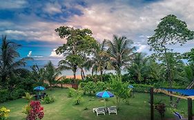 Oasis Bluff Beach Bed & Breakfast Bocas del Toro Exterior photo