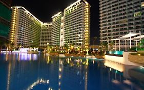 Azure Urban Resort A4 Near Airport Mall With Wavepool Manila Exterior photo