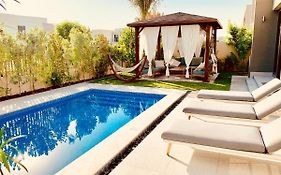 The Sunshine Villa Dubai Exterior photo