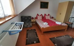 Joos Apartman Bed & Breakfast Sarvar Exterior photo