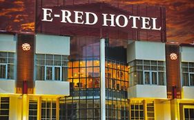 E Red Hotel Alma Cosmo Bukit Mertajam Exterior photo