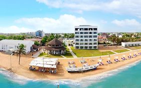 Hotel Petit Brussel Lome Exterior photo