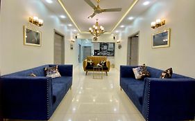 Zaha Vacation Home 3 - Elegant & Spacious 2 Bedroom Family Apt, Shahrah E Faisal Karachi Exterior photo
