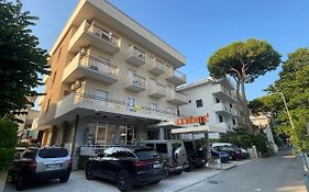 Hotel Levante Riccione Convenzionato Aquafan E Oltremare Exterior photo