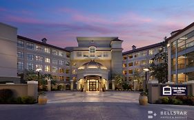 The Royal Kelowna - Bellstar Hotels & Resorts Exterior photo