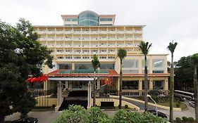 Khach San Cong Doan Quang Ba Hotel Hanoi Exterior photo