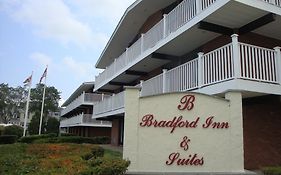 Bradford Inn And Suites Plymouth Exterior photo