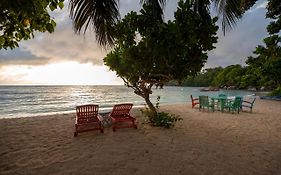 Crown Beach Hotel Seychelles Pointe Au Sel Exterior photo