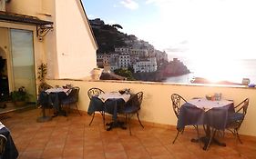 Hotel Croce Di Amalfi Exterior photo