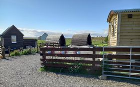 Hillside Camping Pods And Shepherd'S Hut Hotel Wick  Exterior photo