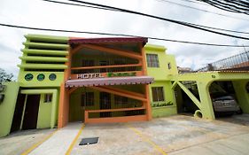 Hotel Enrique I Gazcue, Bed And Breakfast Santo Domingo Exterior photo