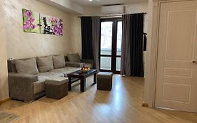 Comfortable Apartment In Center Yerevan Exterior photo