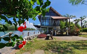 Homestay Ala Riverview Lodge Kota Bharu Exterior photo