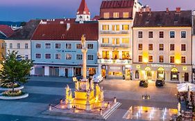 Hotel Zentral Wiener Neustadt Exterior photo