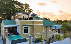 Marina Boutique Hotel Fuvahmulah Exterior photo