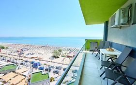 Mamaia Dream By Cb Seafront In Spa & Pools Resort Exterior photo