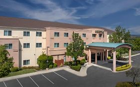 Courtyard Chico Hotel Exterior photo