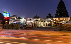 Twin Peaks Lakeside Inn Taupo Exterior photo