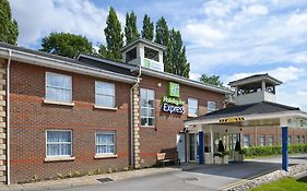 Holiday Inn Express Leeds-East, An Ihg Hotel Leeds  Exterior photo