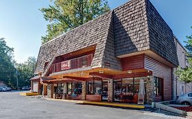 Quality Inn Creekside - Downtown Gatlinburg Exterior photo