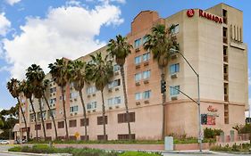 Ramada By Wyndham Hawthorne/Lax Hotel Exterior photo