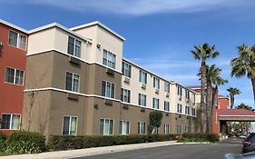 Holiday Inn Express & Suites Tracy, An Ihg Hotel Exterior photo