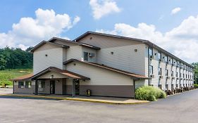 Super 8 By Wyndham Zanesville Exterior photo