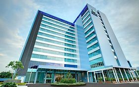 Holiday Inn Express Jakarta International Expo, An Ihg Hotel Exterior photo