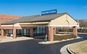 Days Inn & Suites By Wyndham Rocky Mount Golden East Exterior photo