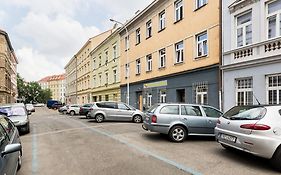 Easy Housing Hostel Prague Exterior photo