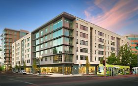 Hyatt House Portland / Downtown Hotel Exterior photo