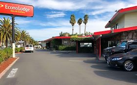 Econo Lodge Inn & Suites Oakland Airport Exterior photo