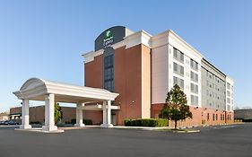 Holiday Inn Express Hotel & Suites Norfolk Airport, An Ihg Hotel Exterior photo