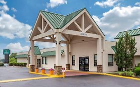 Quality Inn & Suites Hanes Mall Winston-Salem Exterior photo