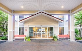 Holiday Inn Express Hotel & Suites Brattleboro, An Ihg Hotel Exterior photo
