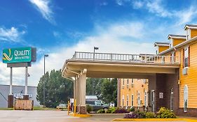 Quality Inn & Suites Chesterfield Village Springfield Exterior photo