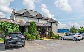 Quality Hotel & Suites Sherbrooke Exterior photo