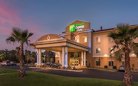 Holiday Inn Express & Suites / Red Bluff - South Redding Area, An Ihg Hotel Exterior photo